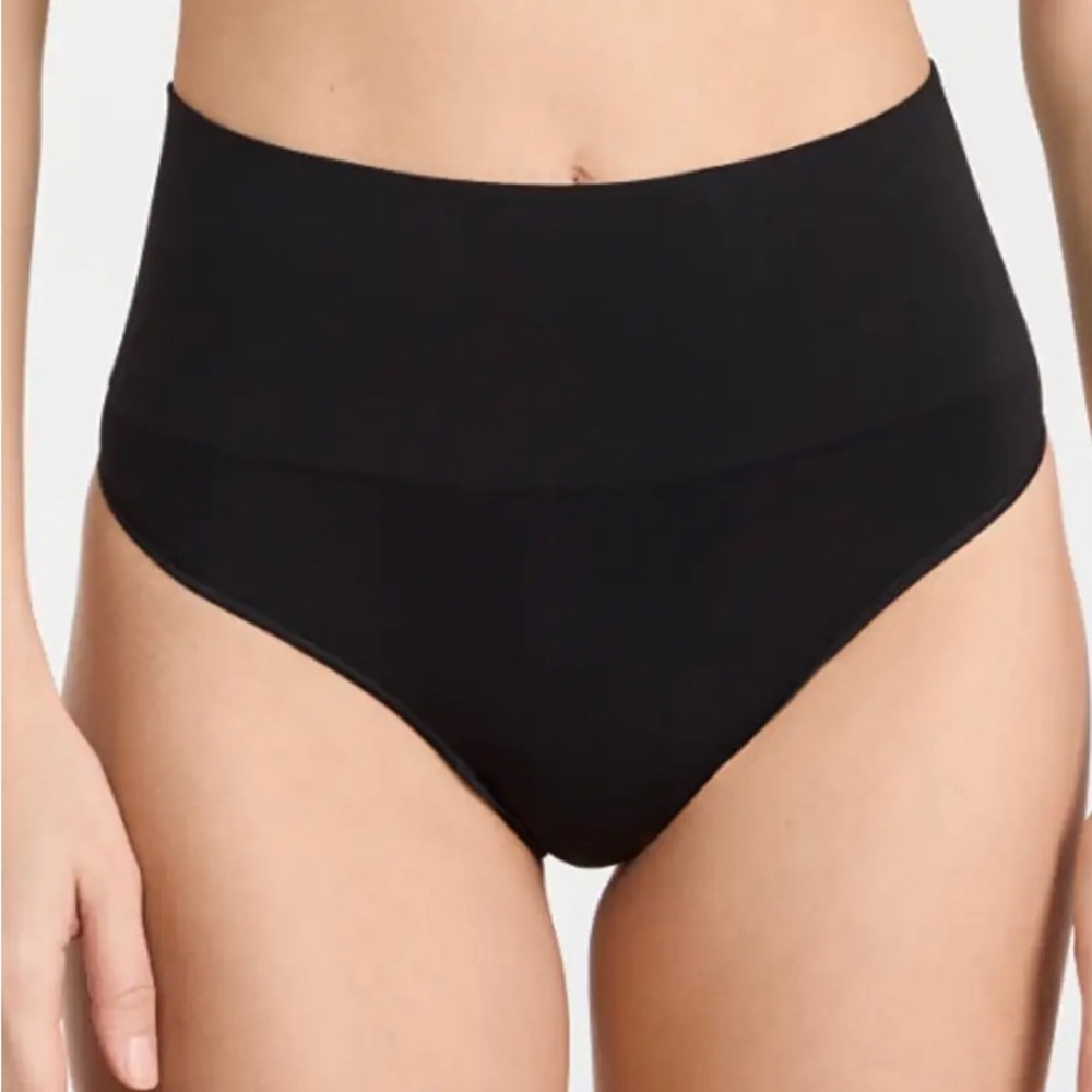 SPANX  Seamless Shaping Thong